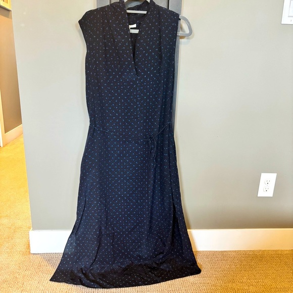 🌘 Vince SHADOW DOT SLEEVELESS DRAPE-NECK DRESS IN INDIGO - size L​ - Picture 1 of 8